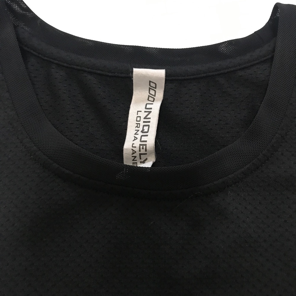 Uniquely Lorna Jane workout top - Picture 5 of 8